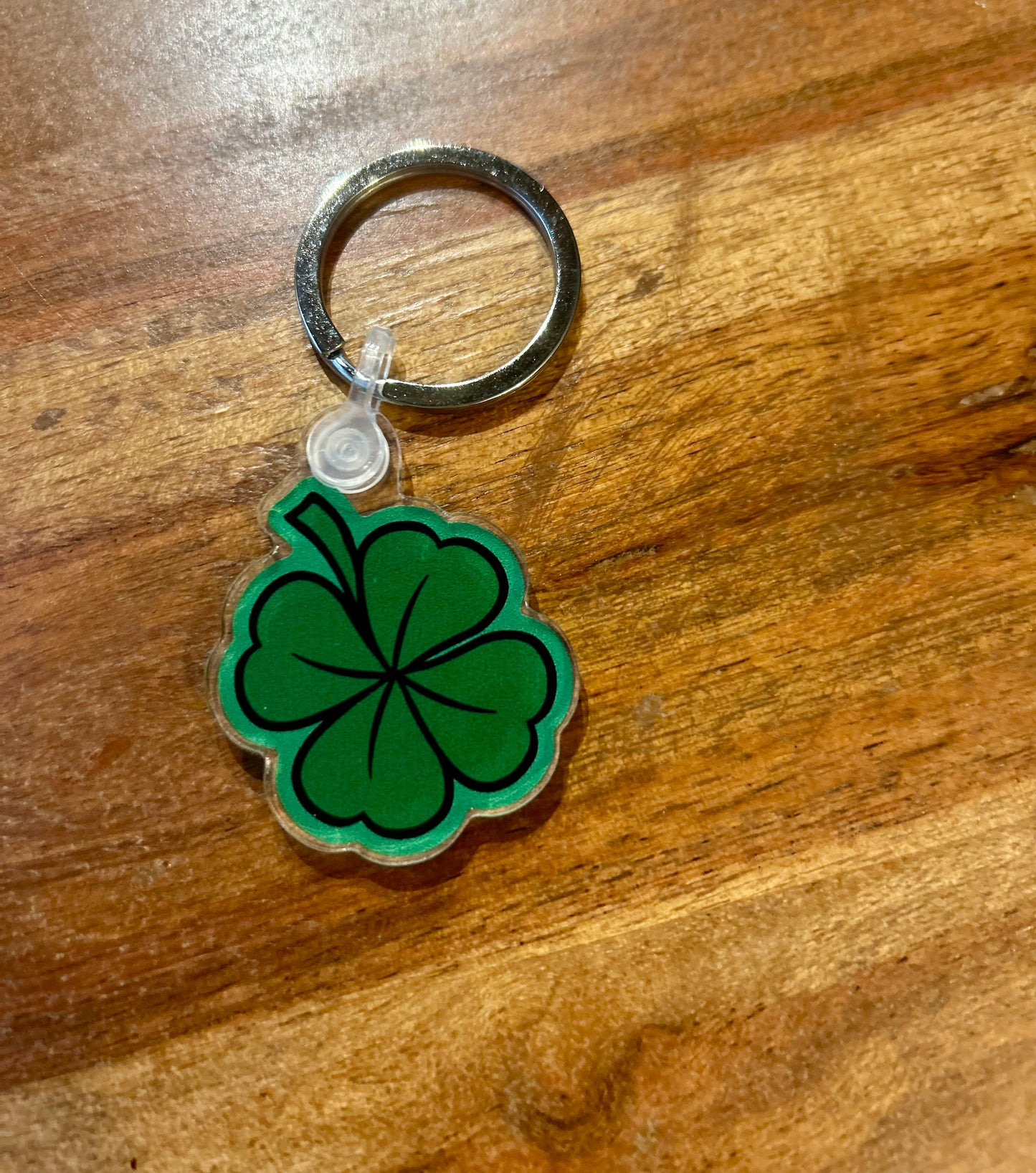 Lucky clover keychain