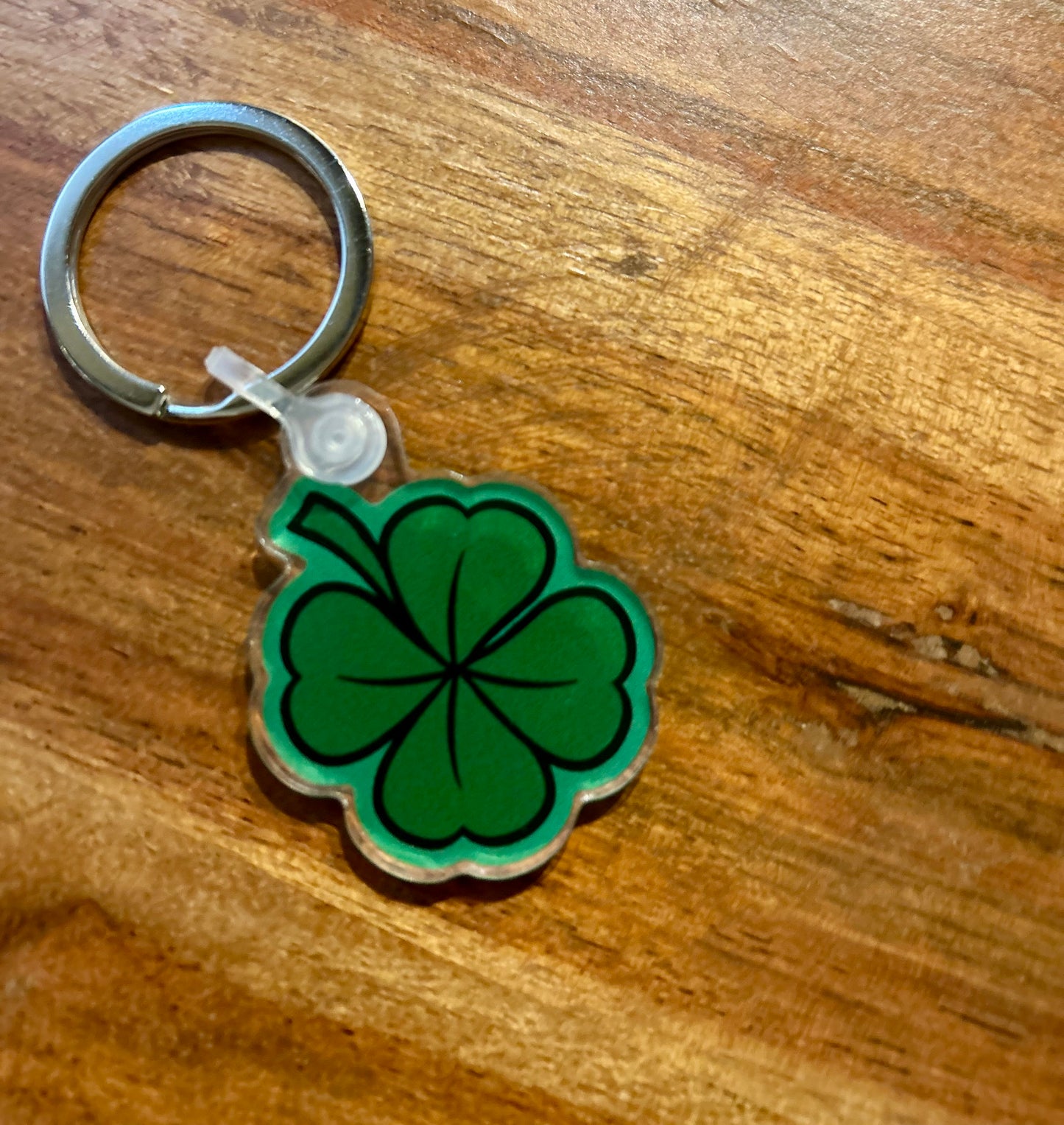 Lucky clover keychain