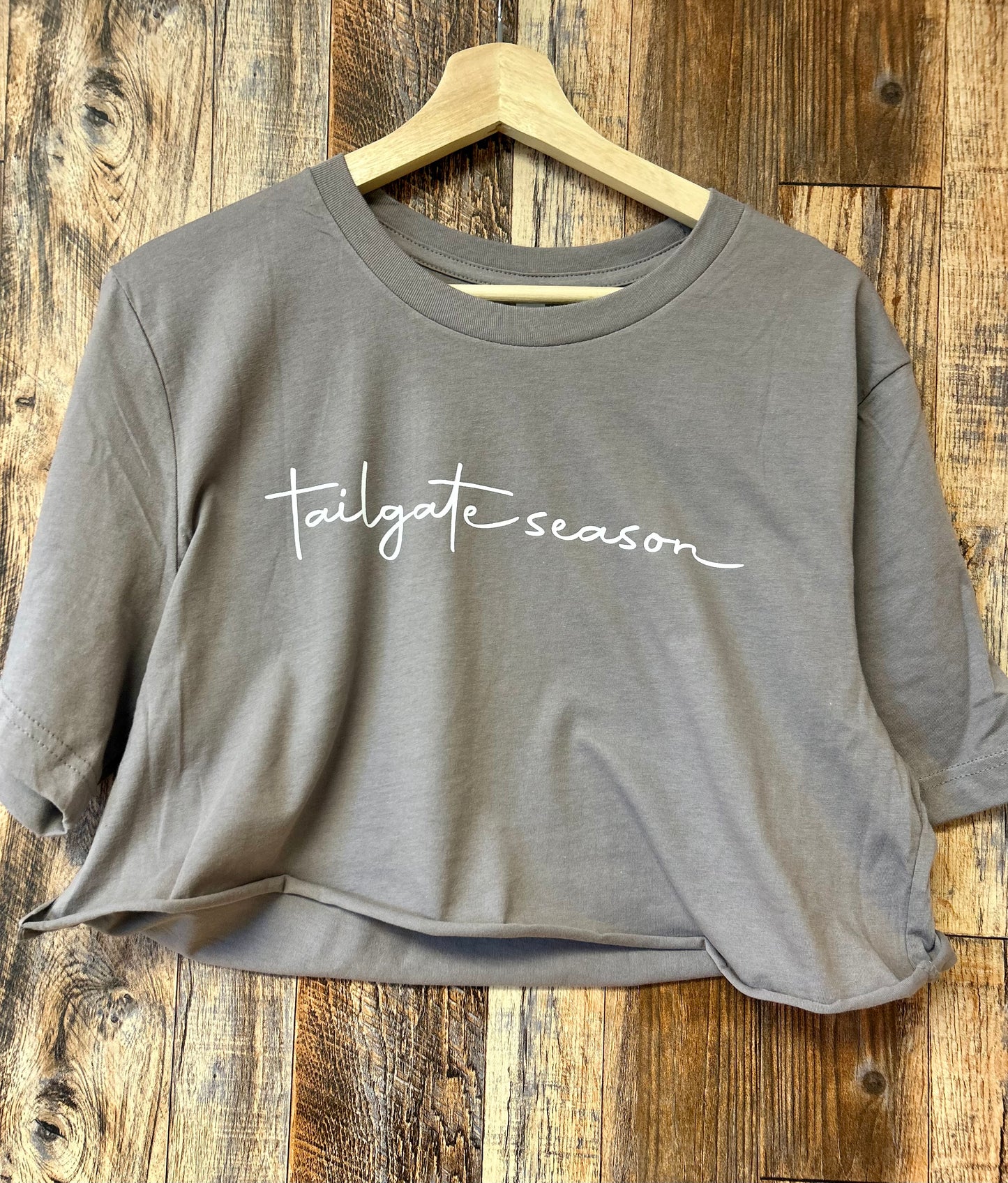 Tailgate season • cropped t-shirt