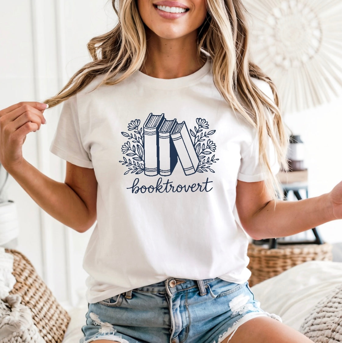 Booktrovert • navy