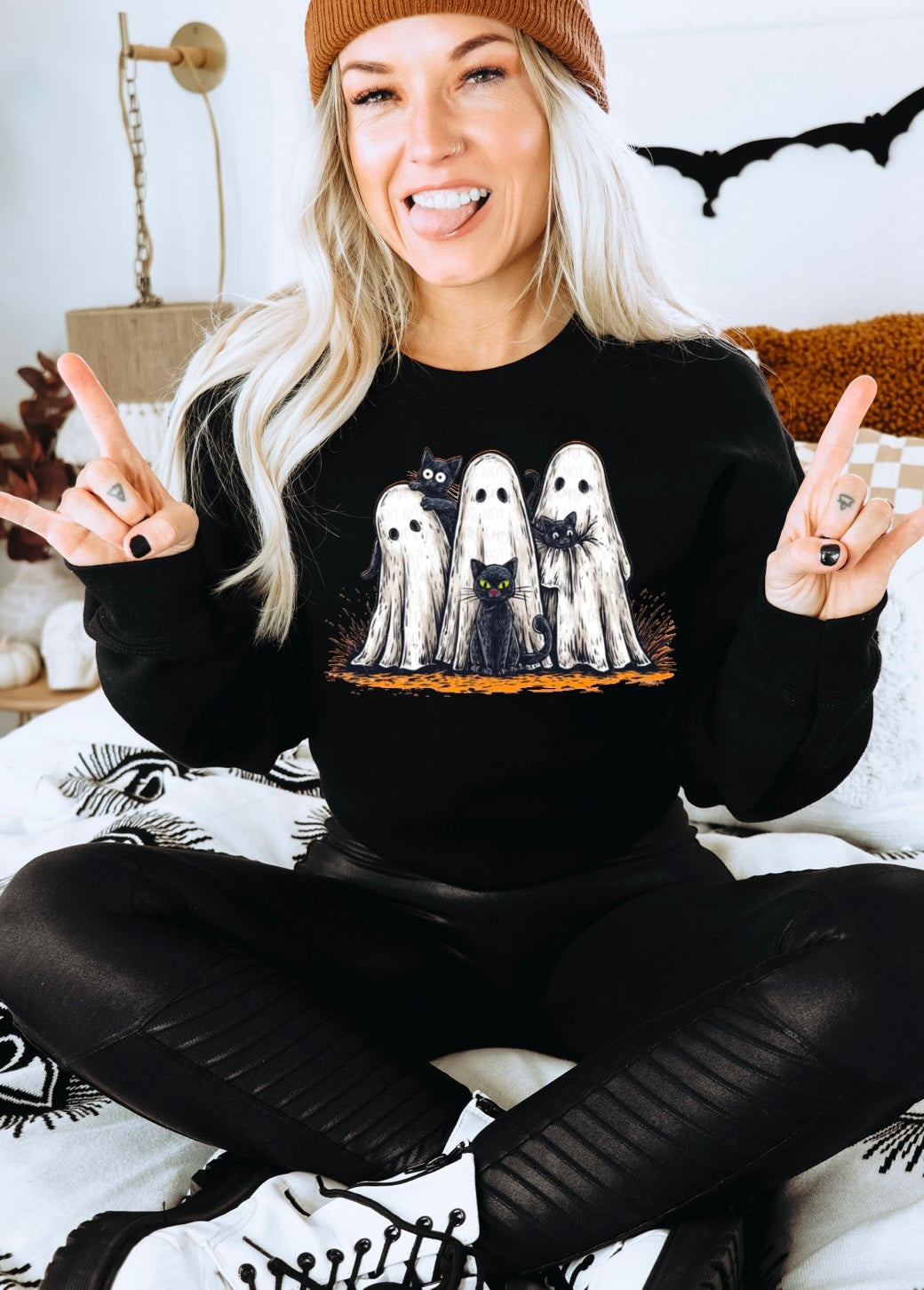 Black cats & spooky ghosts