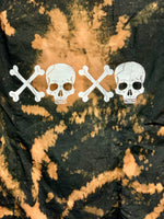 Skull & Bones • M