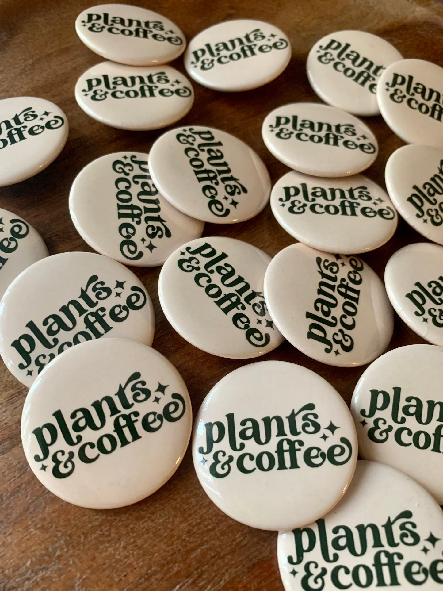 Plants & Coffee button • cream