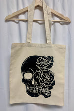 A|R Skull tote bag